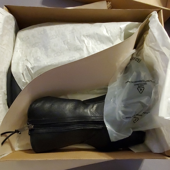 NEW UGG LYNDA SIZE 5 - Picture 5 of 13